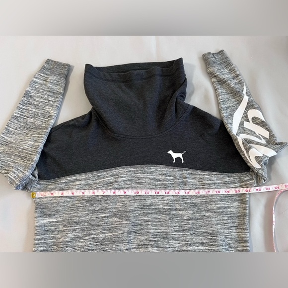 Victoria’s Secret PINK Sweatshirt Womens Sz XS  Gray Spell Out High Cowl Neck - Picture 4 of 8